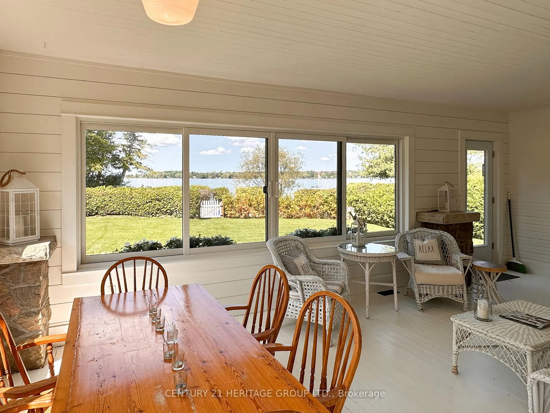 Photo 5 of 911 Lake Drive N, Georgina, Historic Lakeshore Communities — HOMEH