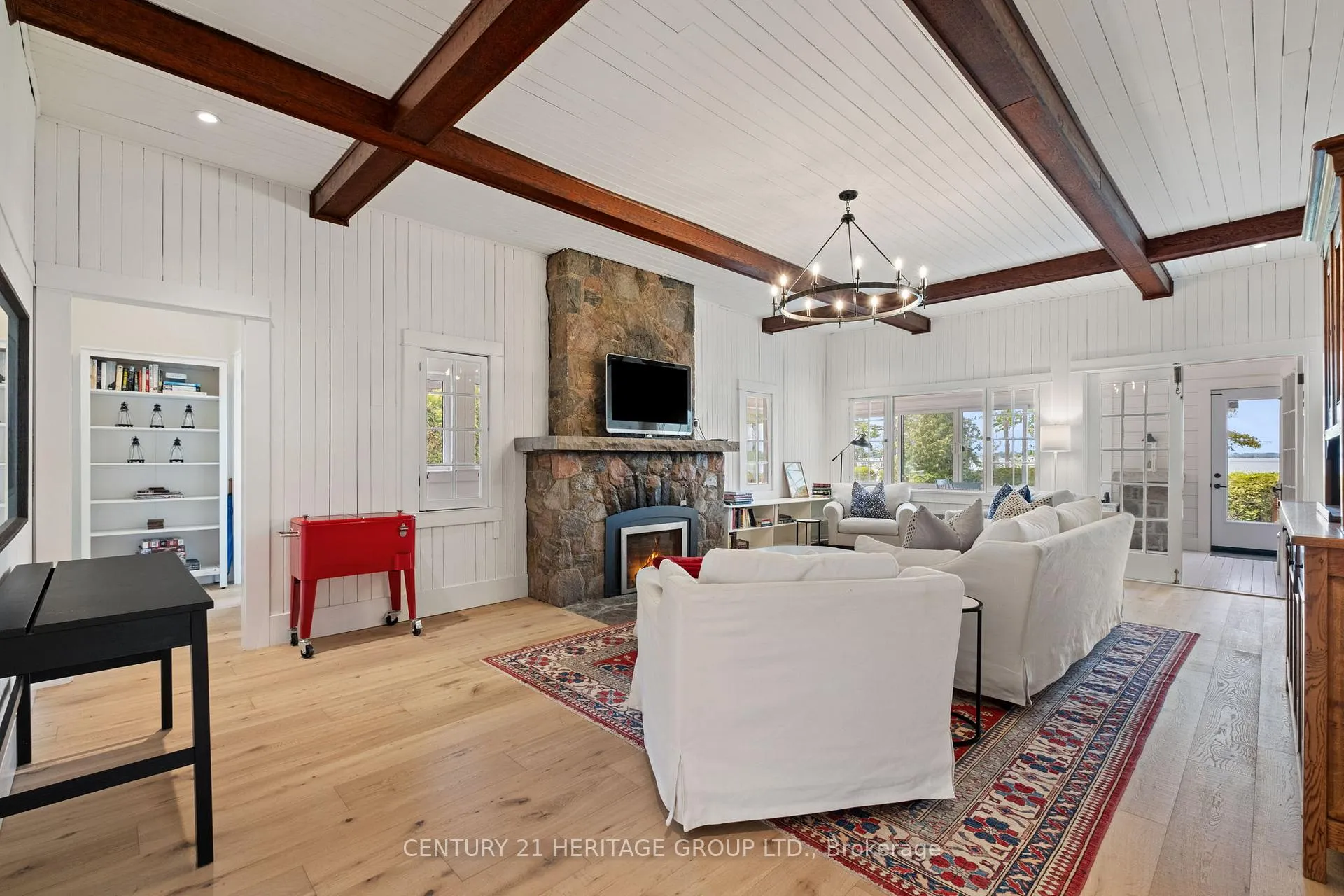 Photo 6 of 911 Lake Drive N, Georgina, Historic Lakeshore Communities — HOMEH