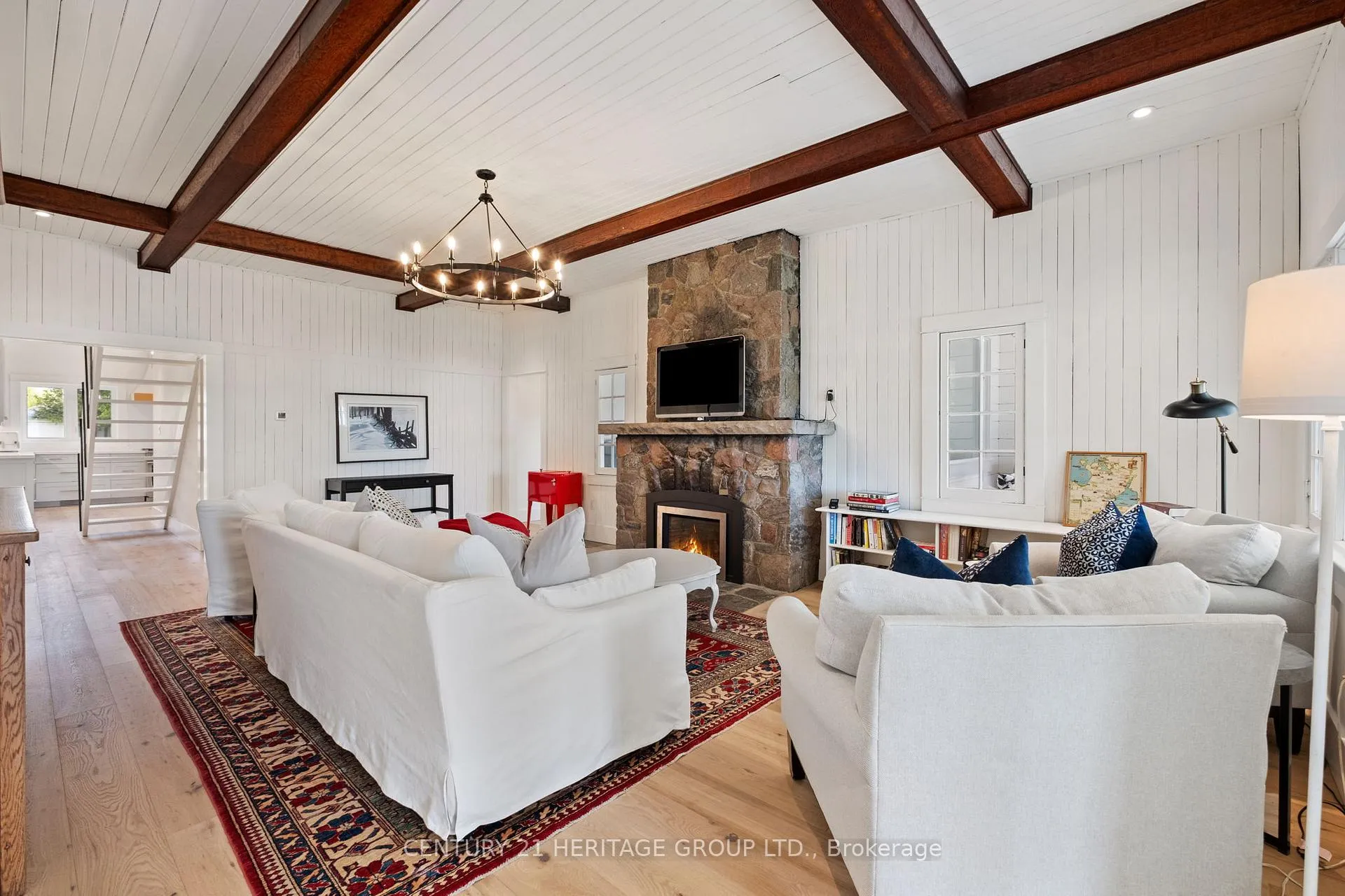 Photo 7 of 911 Lake Drive N, Georgina, Historic Lakeshore Communities — HOMEH