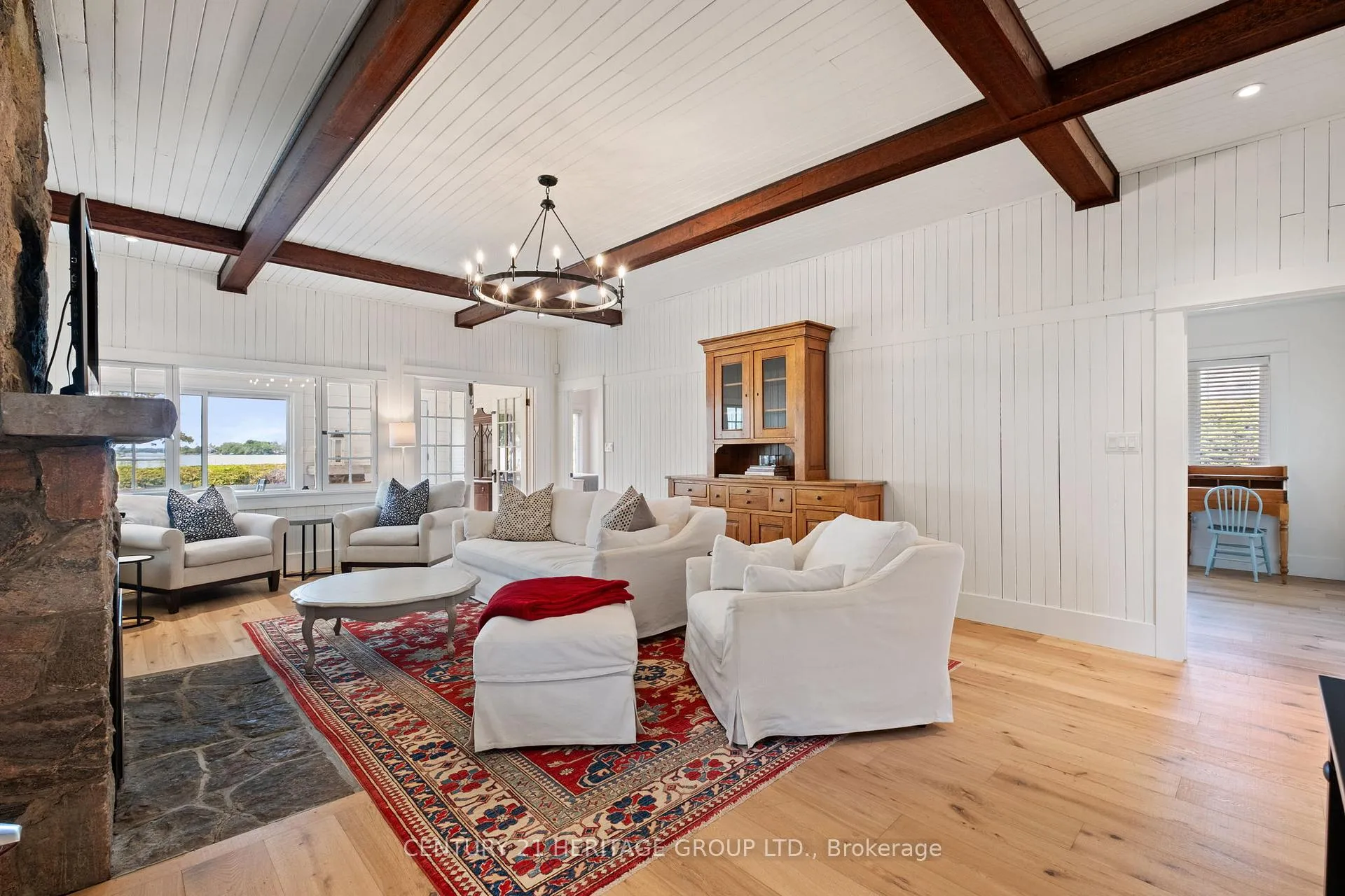 Photo 8 of 911 Lake Drive N, Georgina, Historic Lakeshore Communities — HOMEH