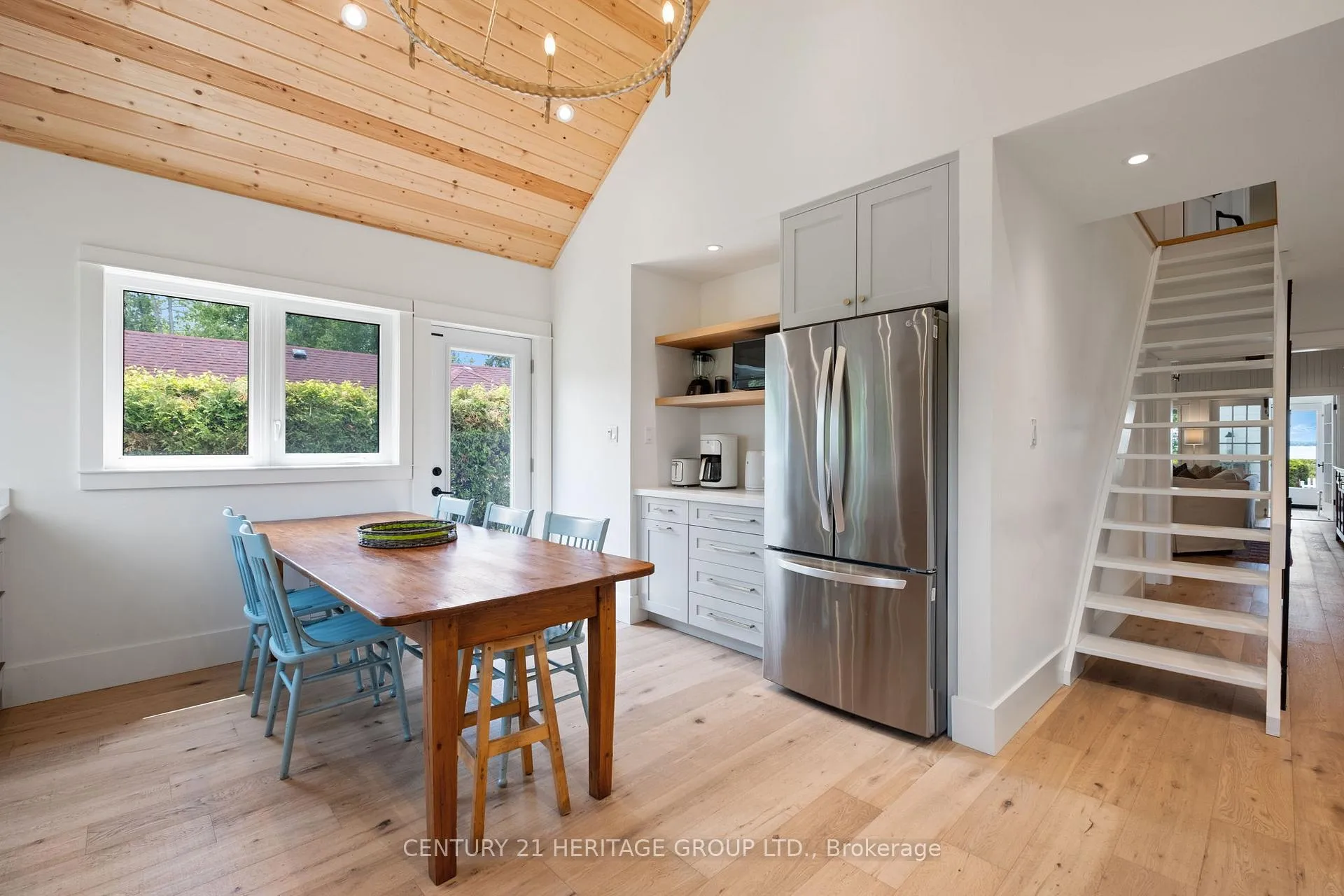 Photo 13 of 911 Lake Drive N, Georgina, Historic Lakeshore Communities — HOMEH