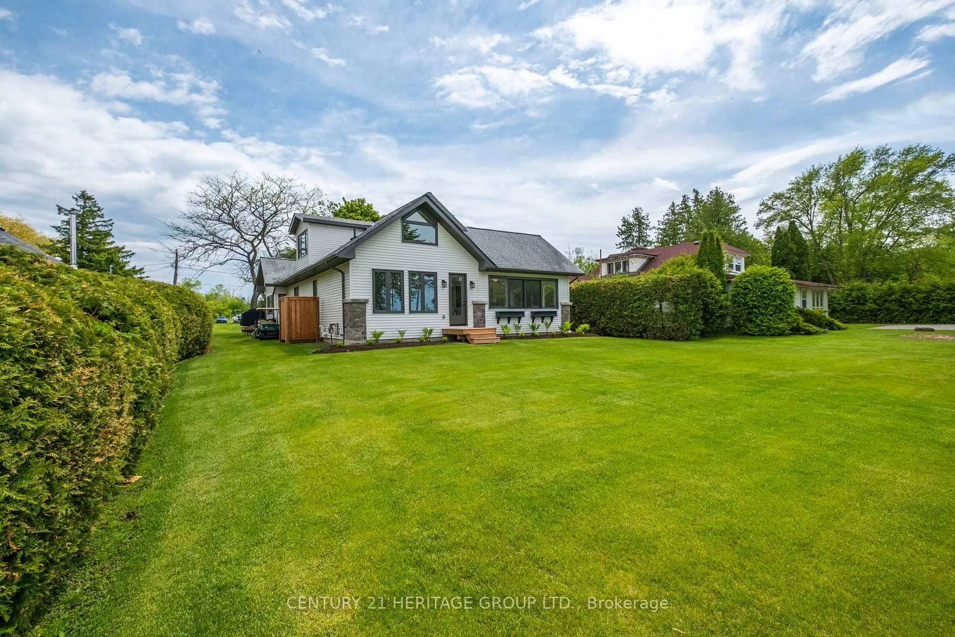 Photo 35 of 911 Lake Drive N, Georgina, Historic Lakeshore Communities — HOMEH