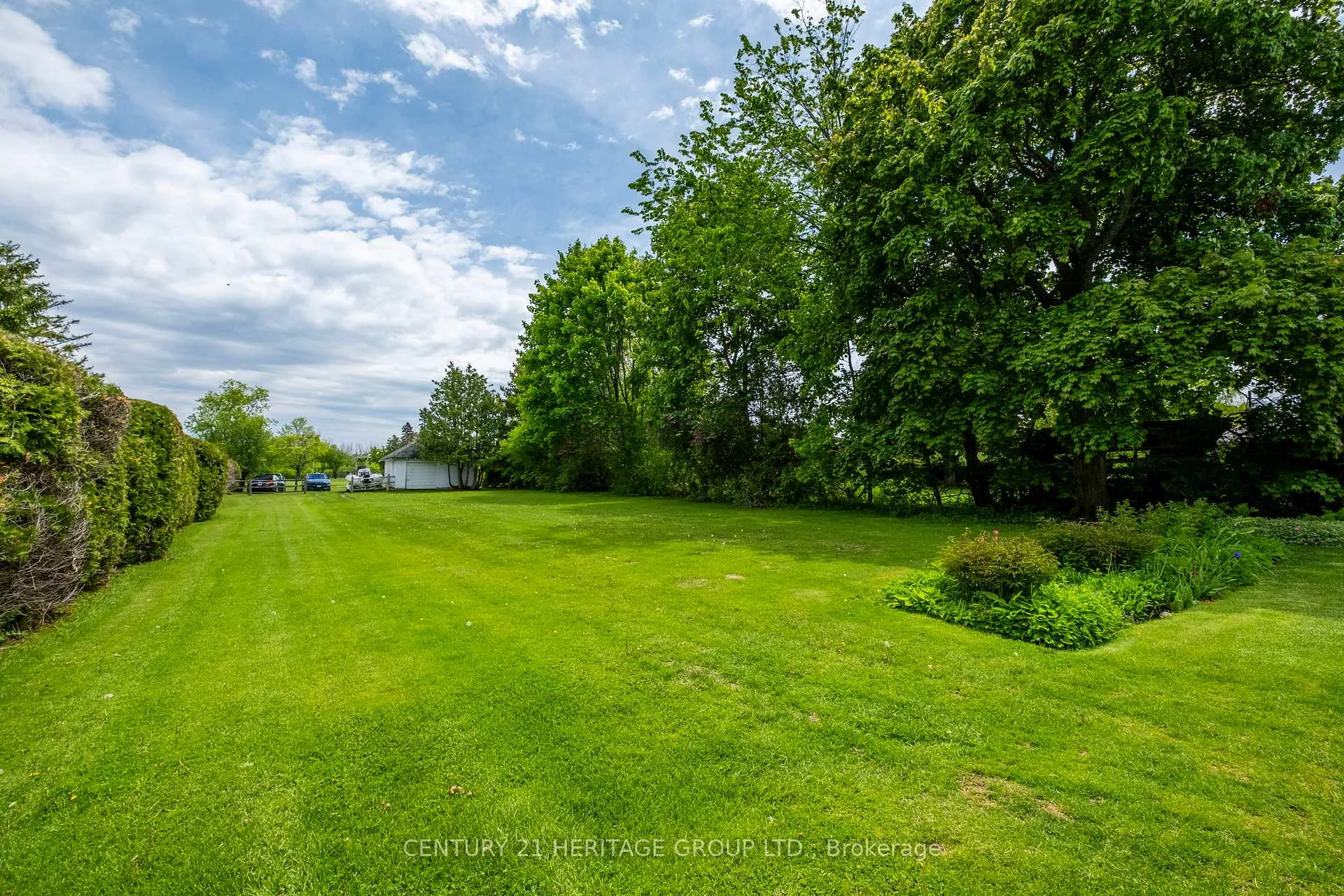 Photo 38 of 911 Lake Drive N, Georgina, Historic Lakeshore Communities — HOMEH