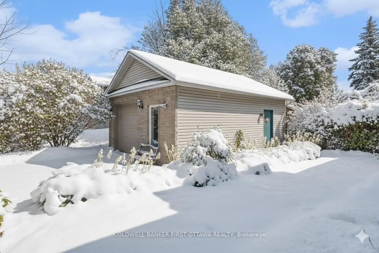 Photo 2 of 475 Moffatt Street, Carleton Place — HOMEH