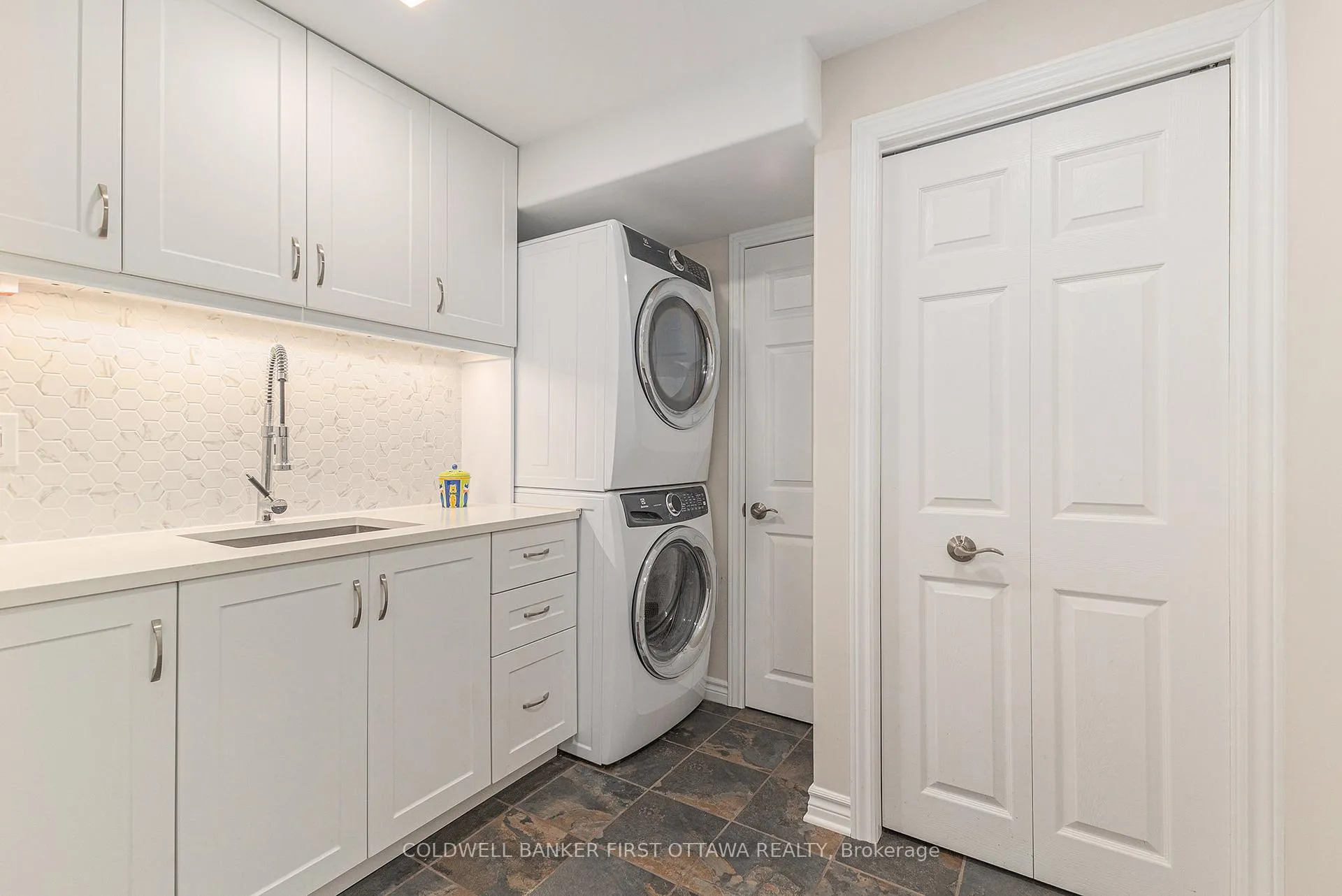 Photo 23 of 475 Moffatt Street, Carleton Place — HOMEH