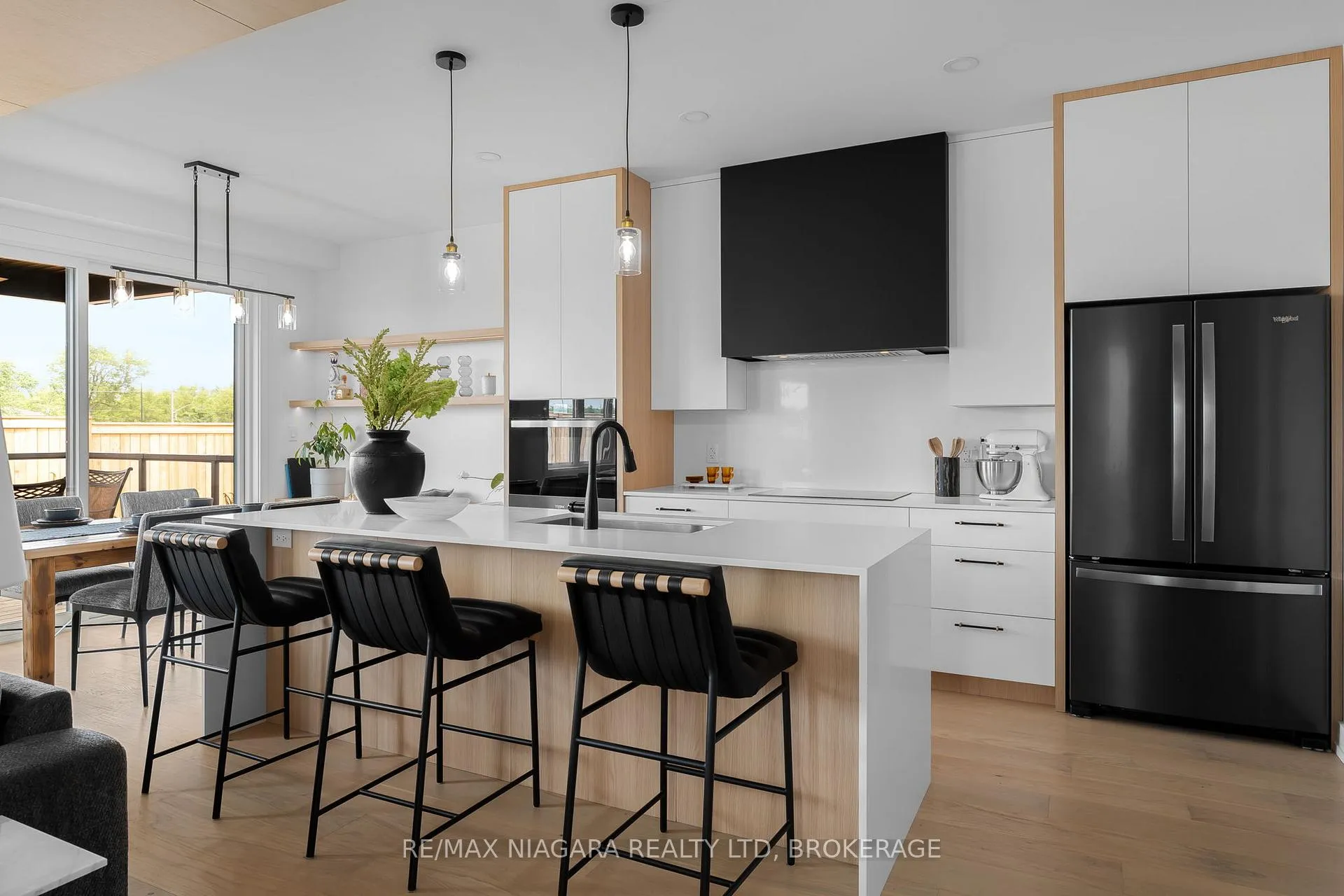 Photo 9 of 6176 Curlin Crescent, Niagara Falls, Forestview — HOMEH