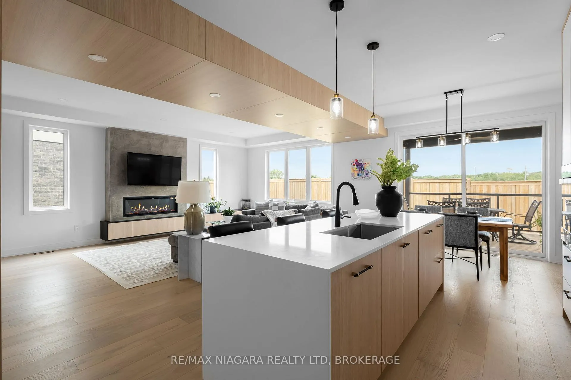 Photo 19 of 6176 Curlin Crescent, Niagara Falls, Forestview — HOMEH