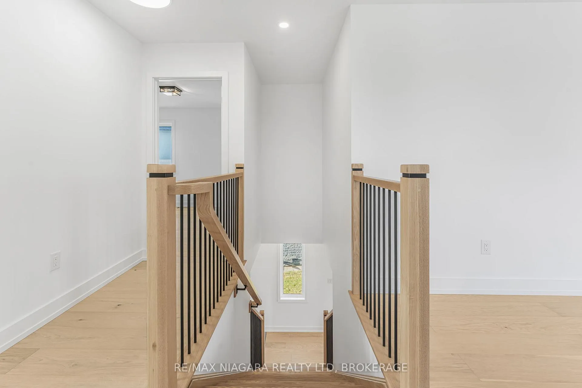 Photo 22 of 6176 Curlin Crescent, Niagara Falls, Forestview — HOMEH