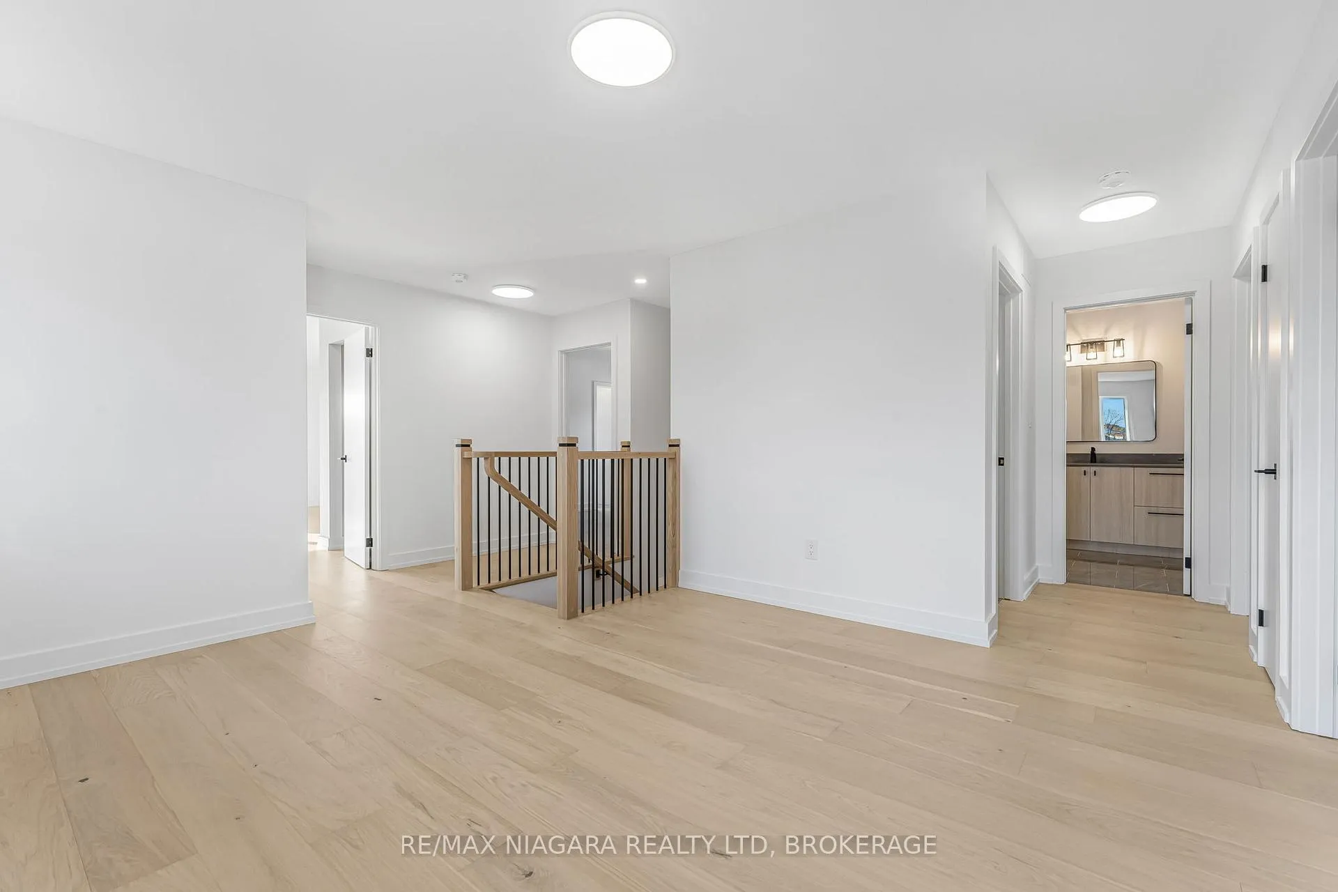 Photo 25 of 6176 Curlin Crescent, Niagara Falls, Forestview — HOMEH