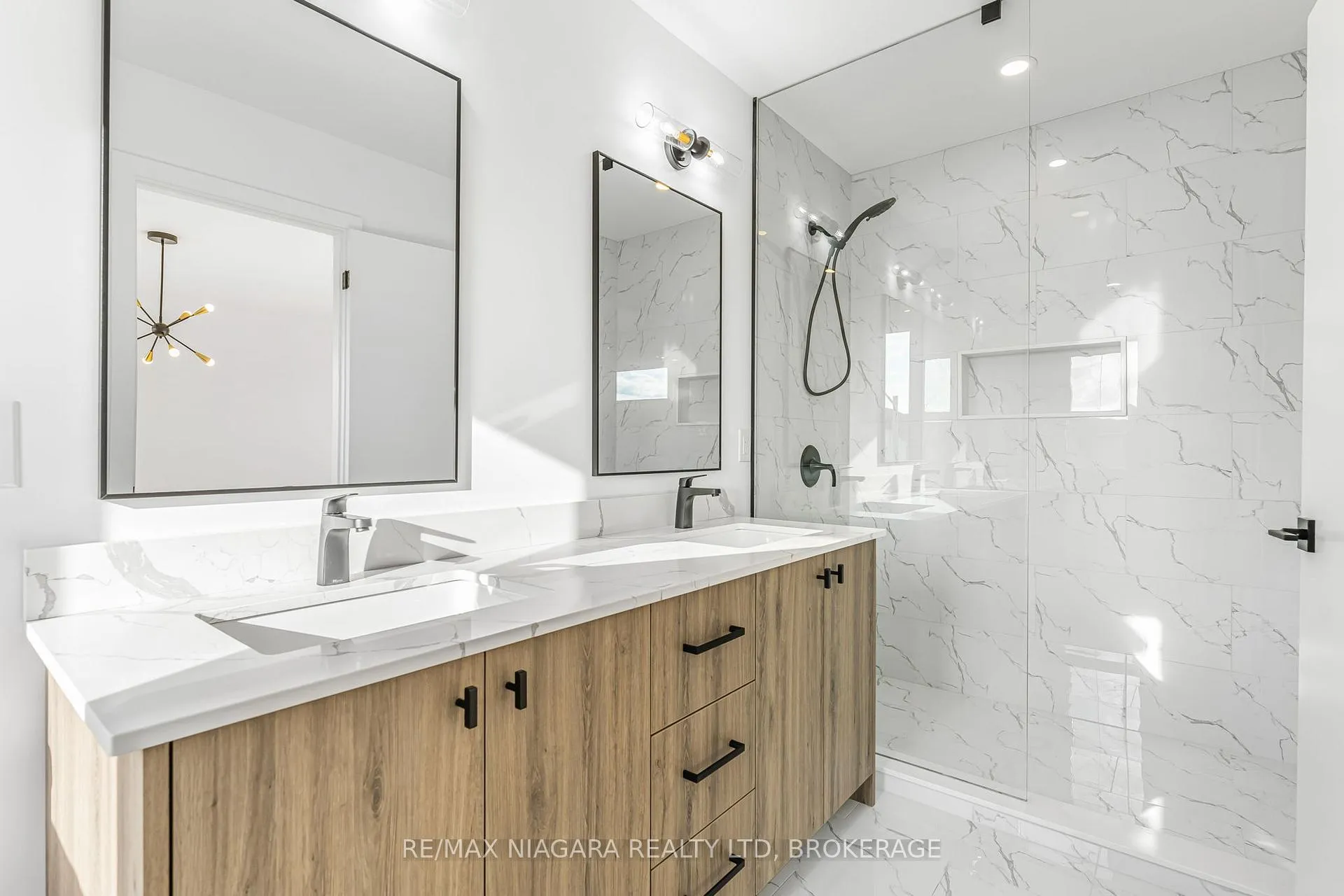 Photo 28 of 6176 Curlin Crescent, Niagara Falls, Forestview — HOMEH