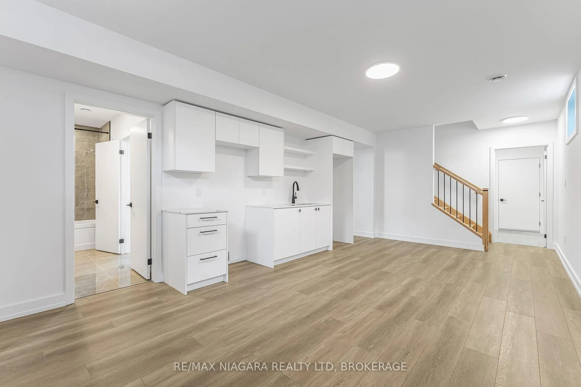 Photo 40 of 6176 Curlin Crescent, Niagara Falls, Forestview — HOMEH