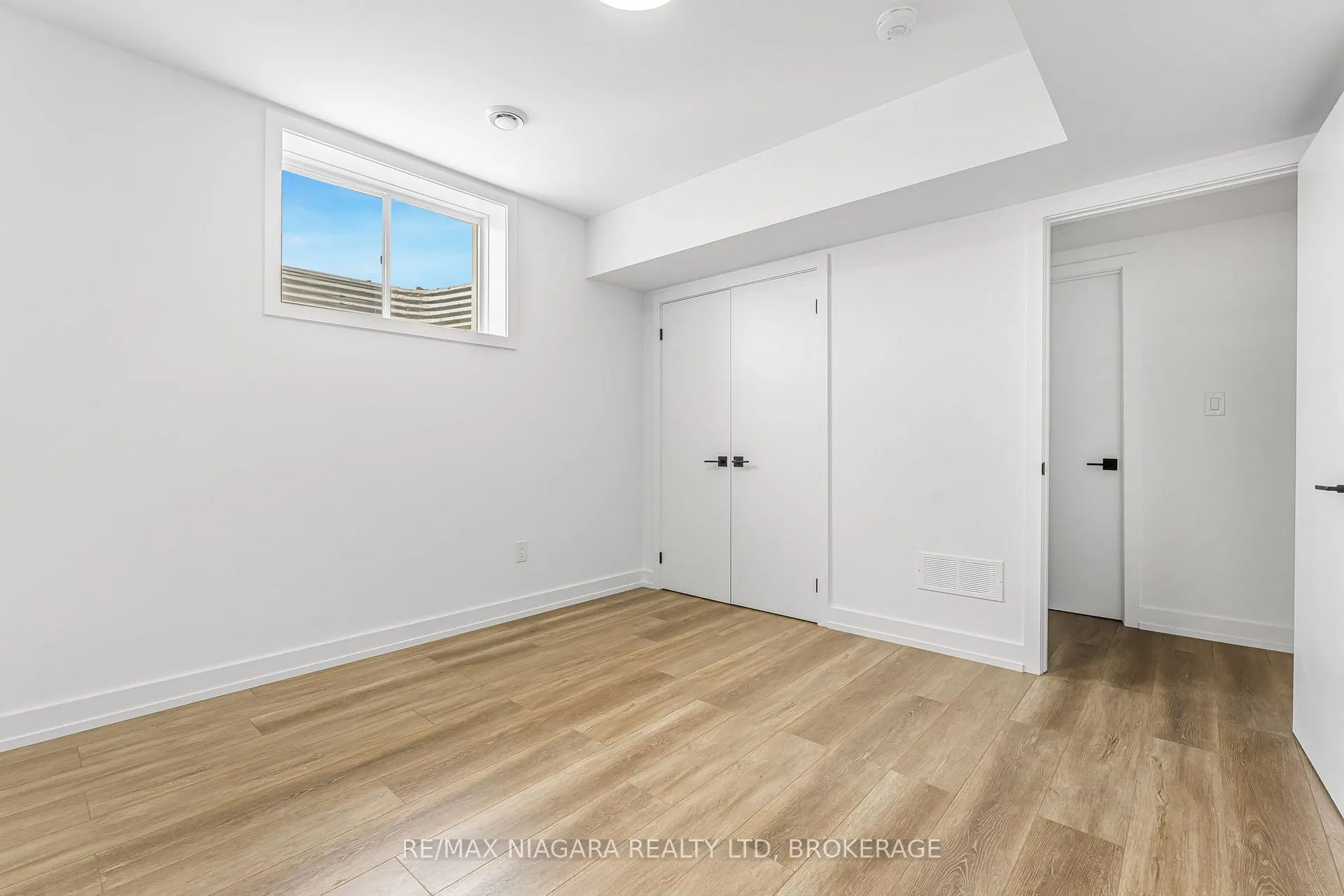Photo 42 of 6176 Curlin Crescent, Niagara Falls, Forestview — HOMEH