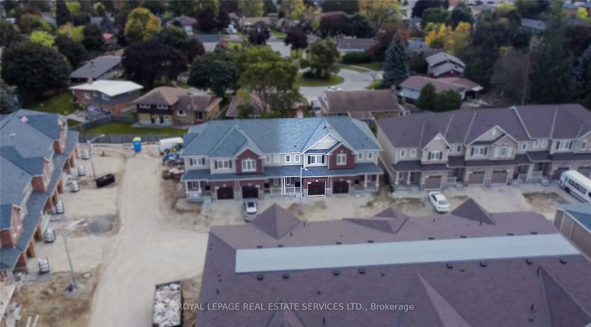 Photo 3 of 60 Dewberry Drive, Kitchener — HOMEH