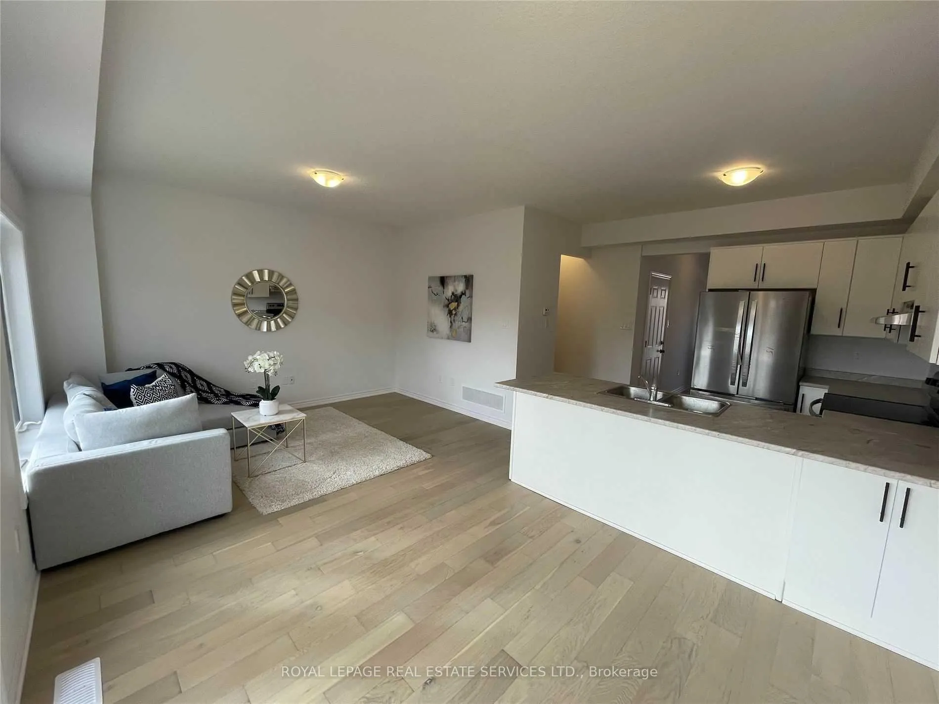 Photo 4 of 60 Dewberry Drive, Kitchener — HOMEH