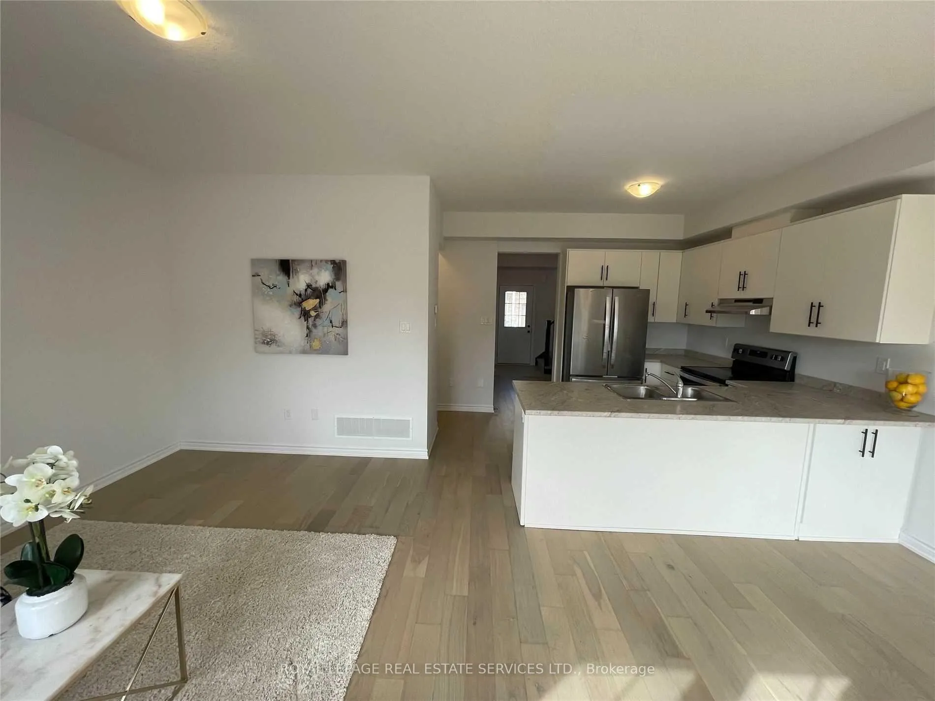 Photo 5 of 60 Dewberry Drive, Kitchener — HOMEH
