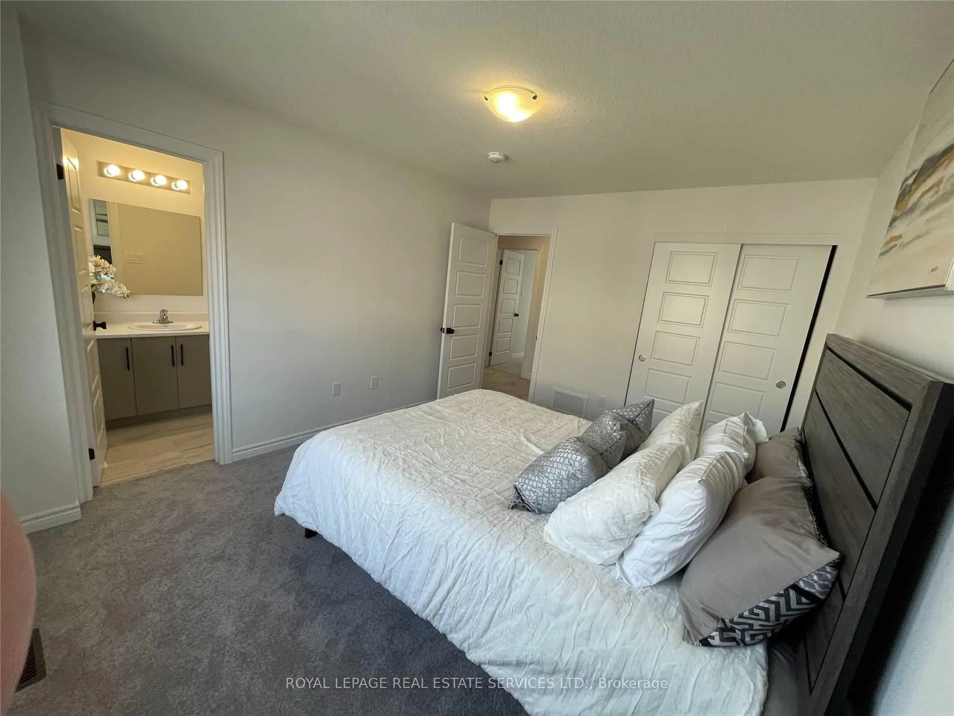 Photo 8 of 60 Dewberry Drive, Kitchener — HOMEH