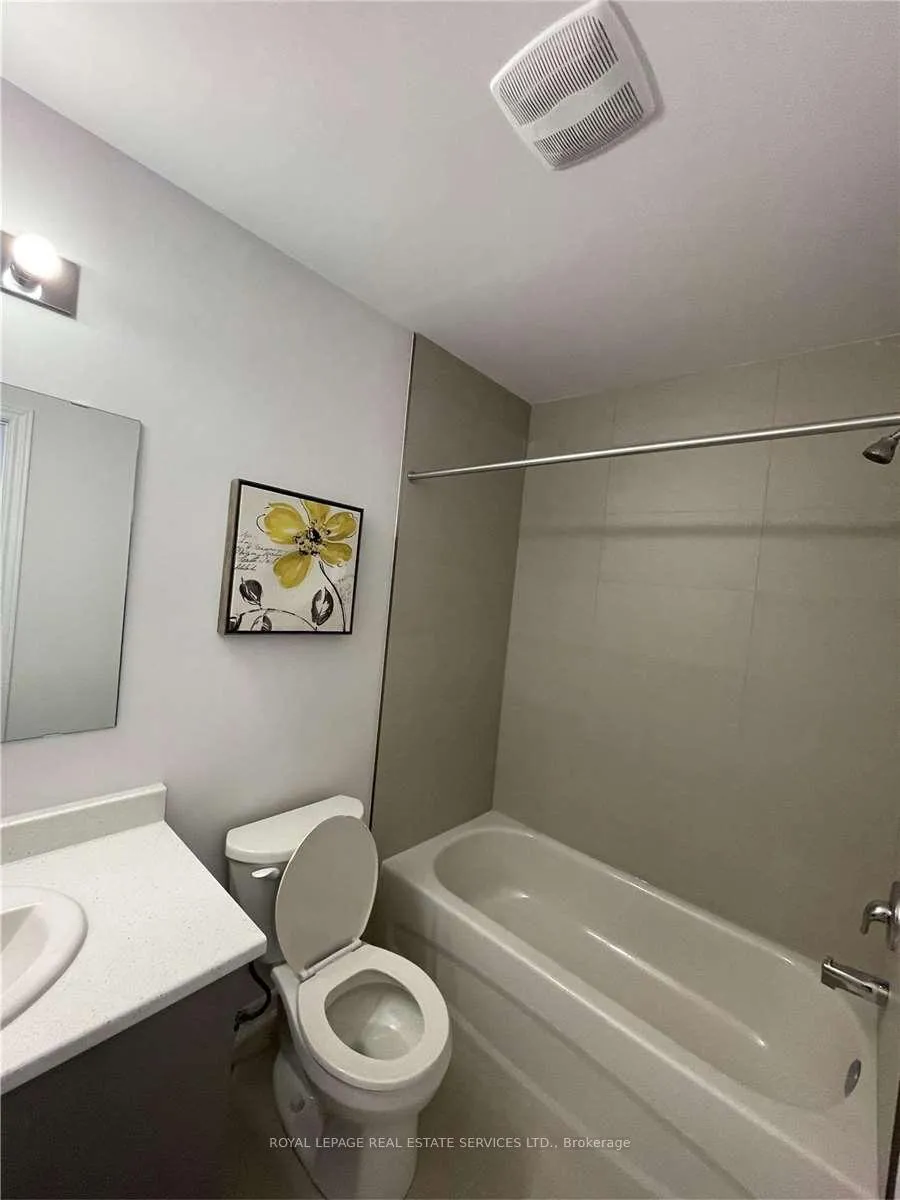 Photo 12 of 60 Dewberry Drive, Kitchener — HOMEH