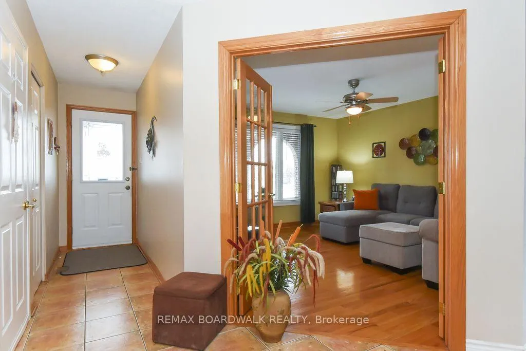 Photo 2 of 1408 Marchand Street S, Ottawa, Cyrville Rd./Industrial Park — HOMEH