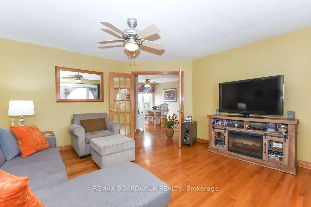 Photo 4 of 1408 Marchand Street S, Ottawa, Cyrville Rd./Industrial Park — HOMEH