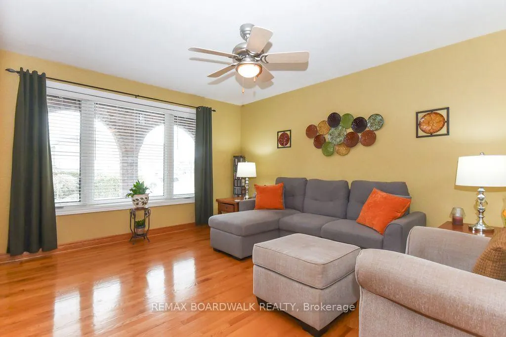 Photo 5 of 1408 Marchand Street S, Ottawa, Cyrville Rd./Industrial Park — HOMEH