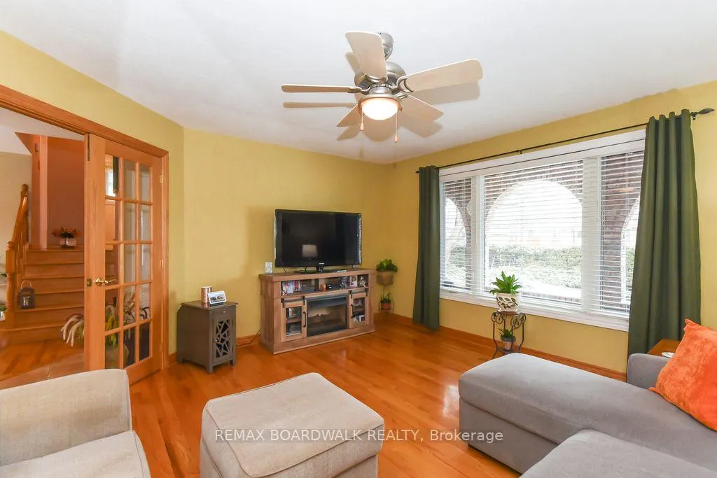 Photo 6 of 1408 Marchand Street S, Ottawa, Cyrville Rd./Industrial Park — HOMEH