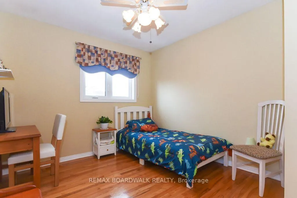 Photo 18 of 1408 Marchand Street S, Ottawa, Cyrville Rd./Industrial Park — HOMEH