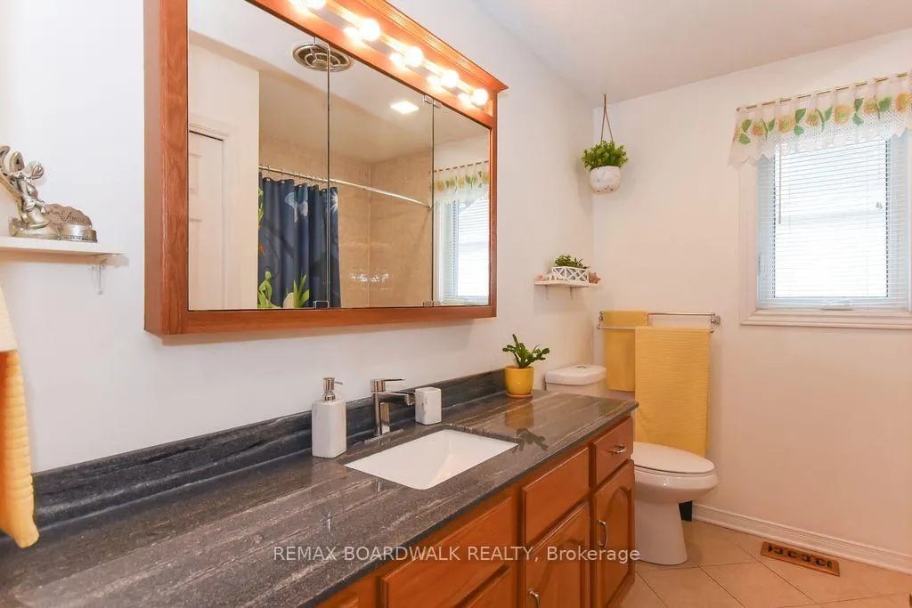 Photo 20 of 1408 Marchand Street S, Ottawa, Cyrville Rd./Industrial Park — HOMEH