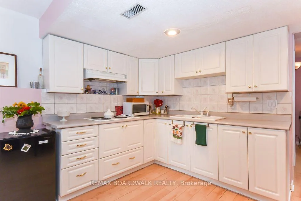 Photo 23 of 1408 Marchand Street S, Ottawa, Cyrville Rd./Industrial Park — HOMEH