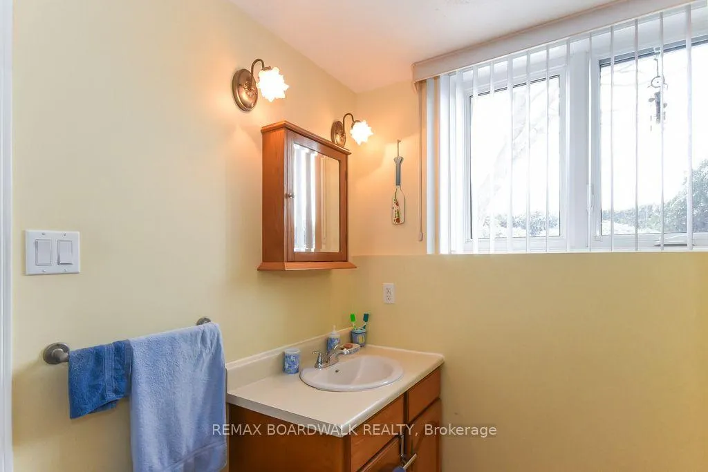 Photo 28 of 1408 Marchand Street S, Ottawa, Cyrville Rd./Industrial Park — HOMEH