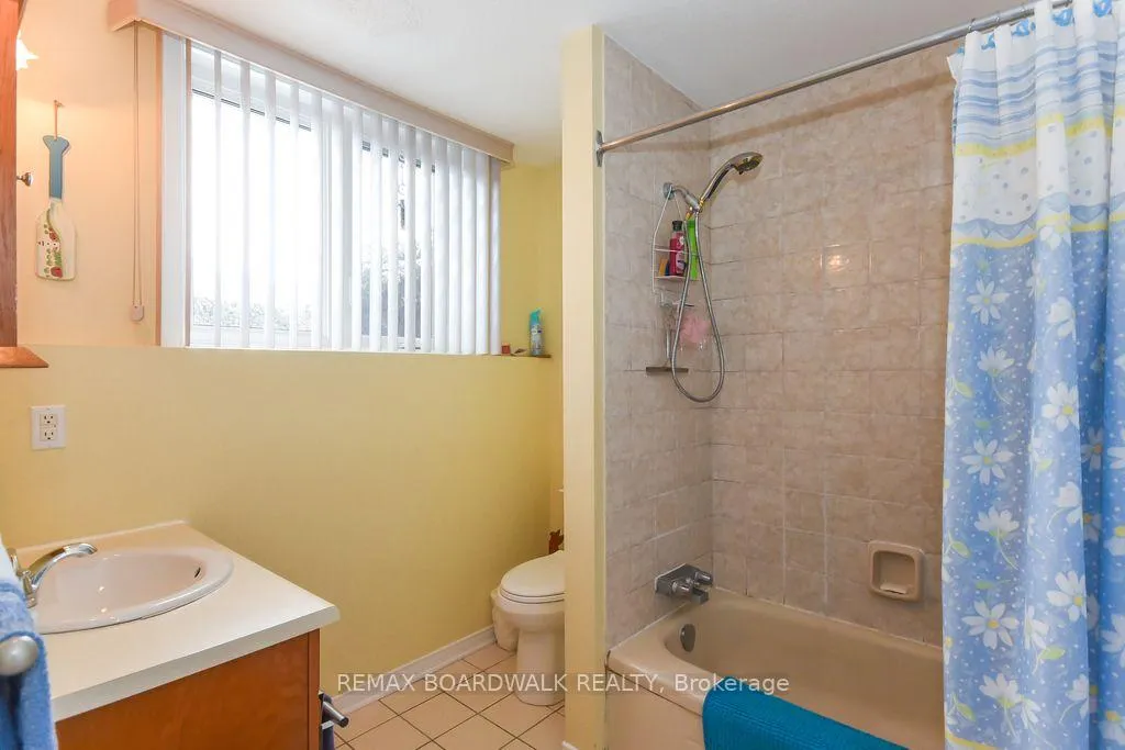 Photo 29 of 1408 Marchand Street S, Ottawa, Cyrville Rd./Industrial Park — HOMEH