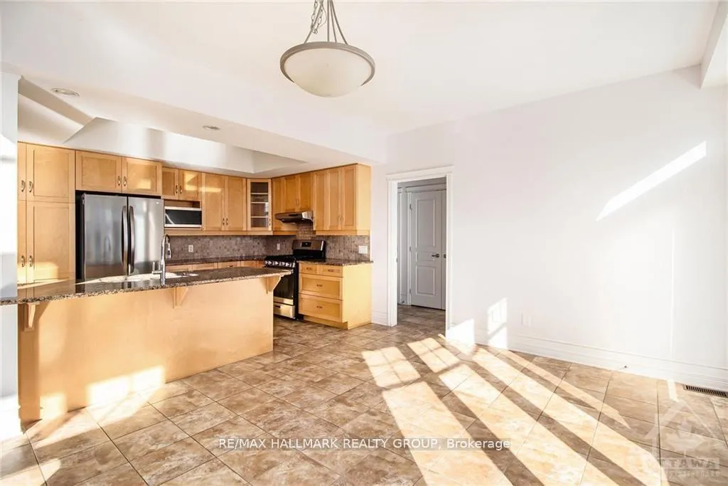 Photo 9 of 123 Solera Circle, Ottawa, Hunt Club Park/Greenboro — HOMEH