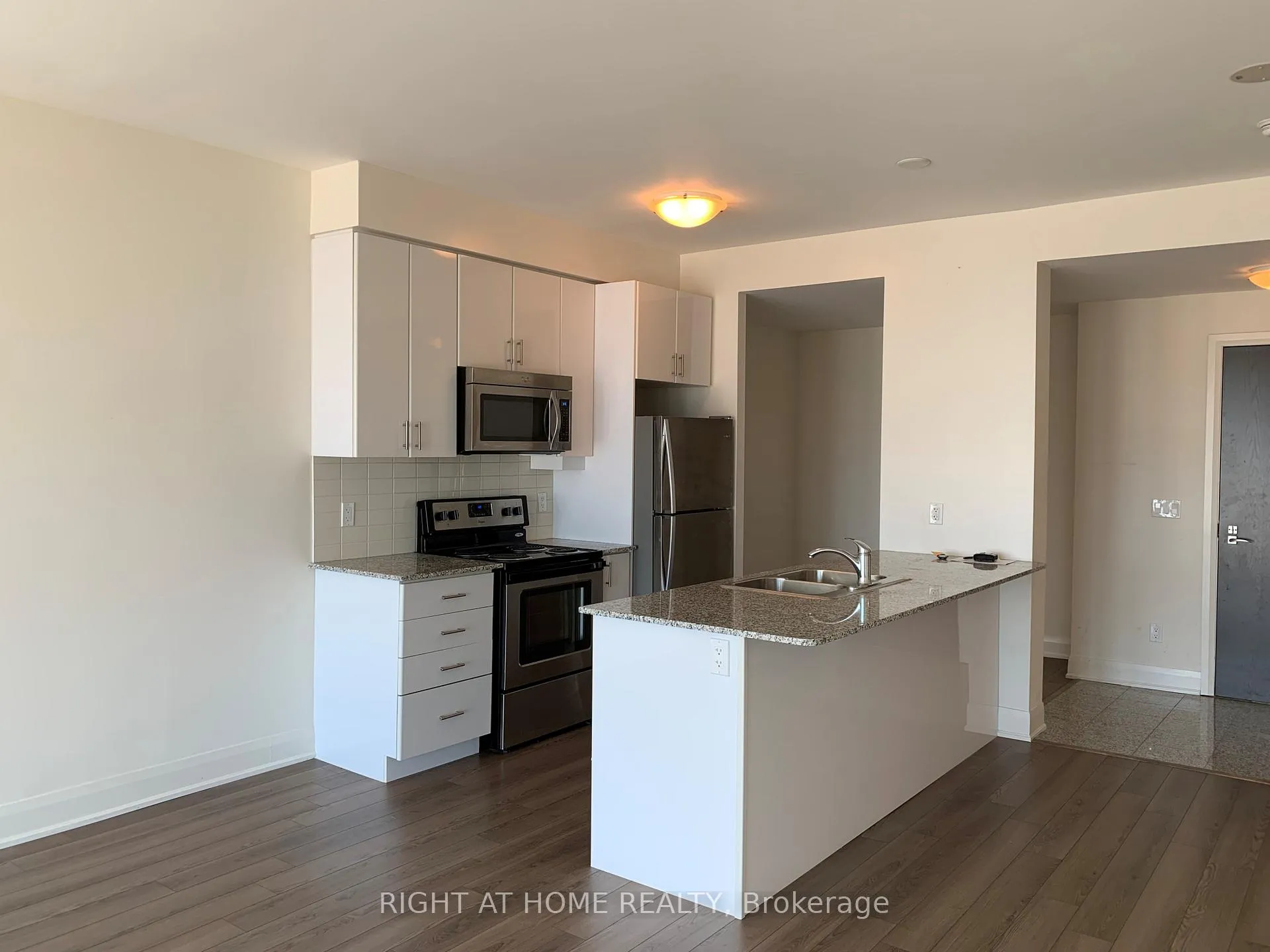 Photo 8 of Unit 3001, 2900 Highway 7 Road, Vaughan, Concord — HOMEH