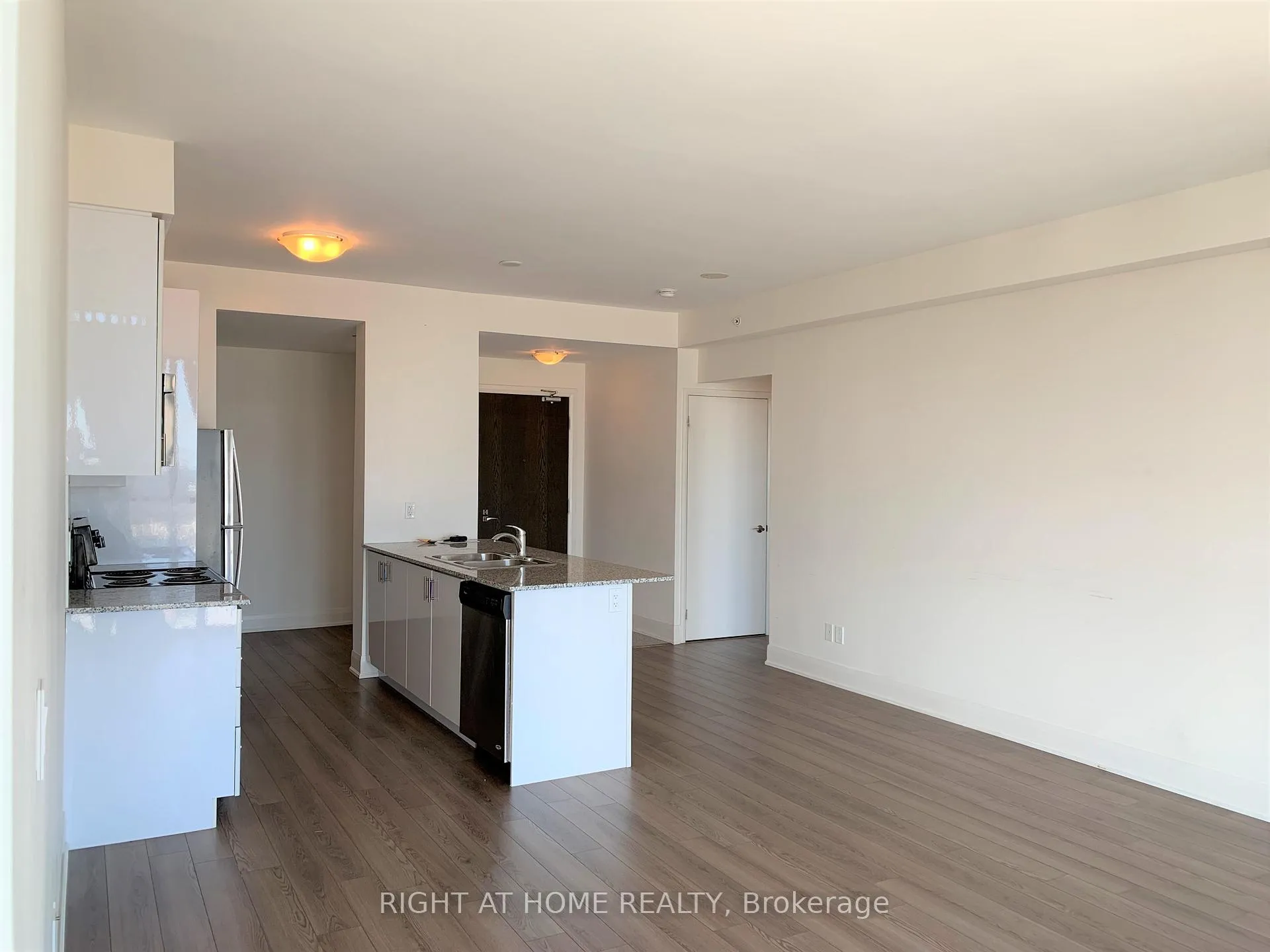 Photo 9 of Unit 3001, 2900 Highway 7 Road, Vaughan, Concord — HOMEH