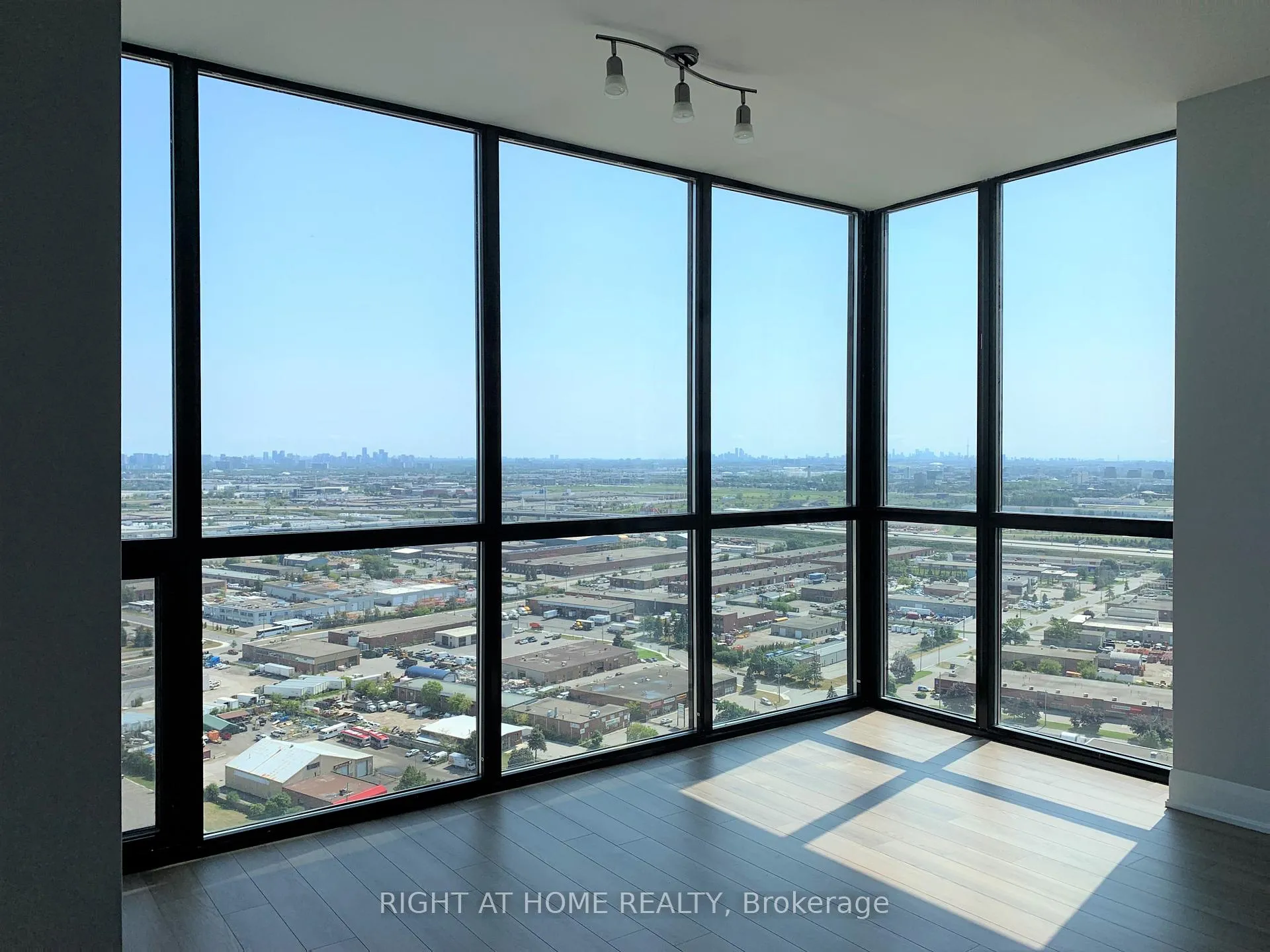 Photo 10 of Unit 3001, 2900 Highway 7 Road, Vaughan, Concord — HOMEH