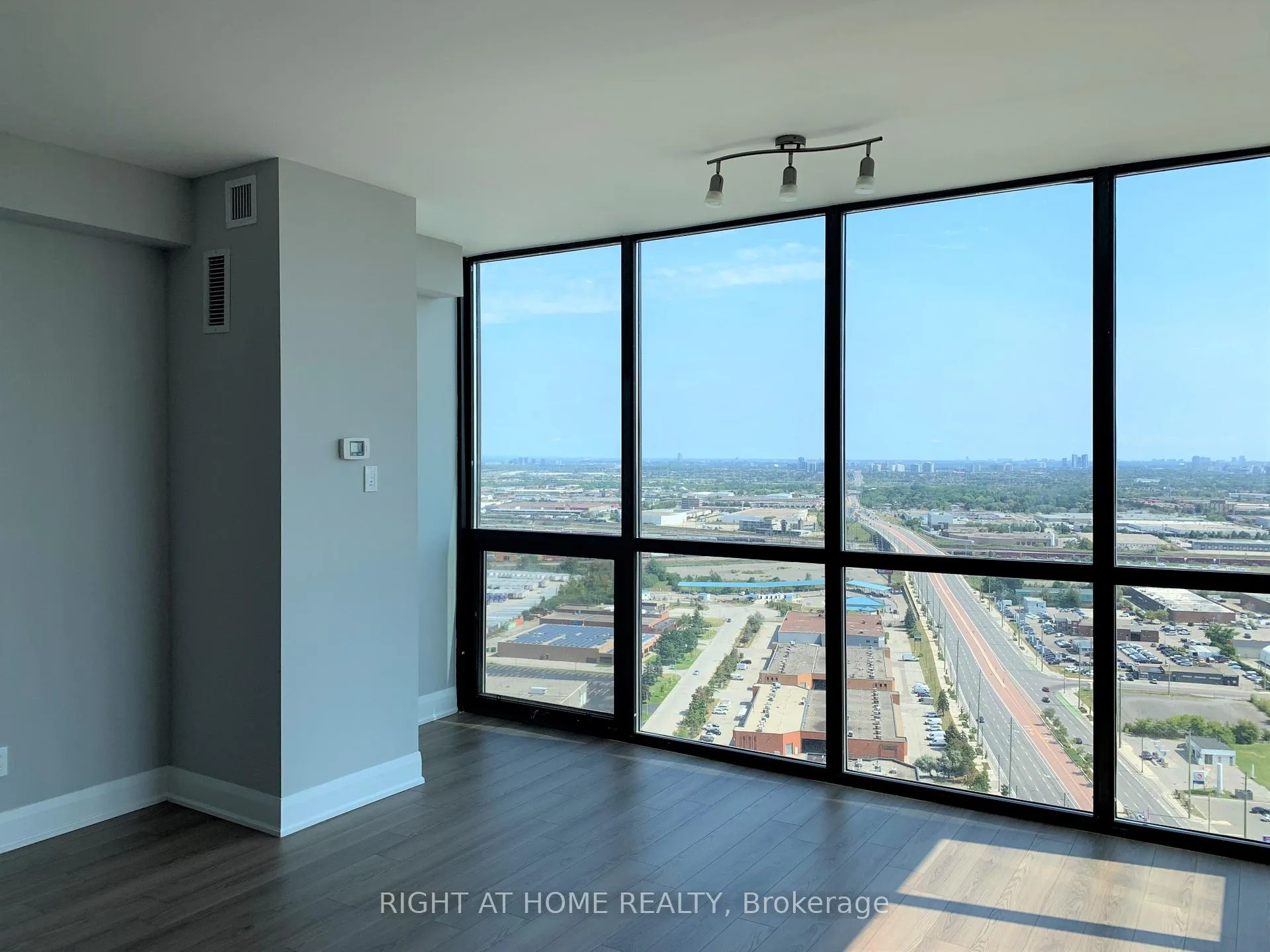 Photo 11 of Unit 3001, 2900 Highway 7 Road, Vaughan, Concord — HOMEH