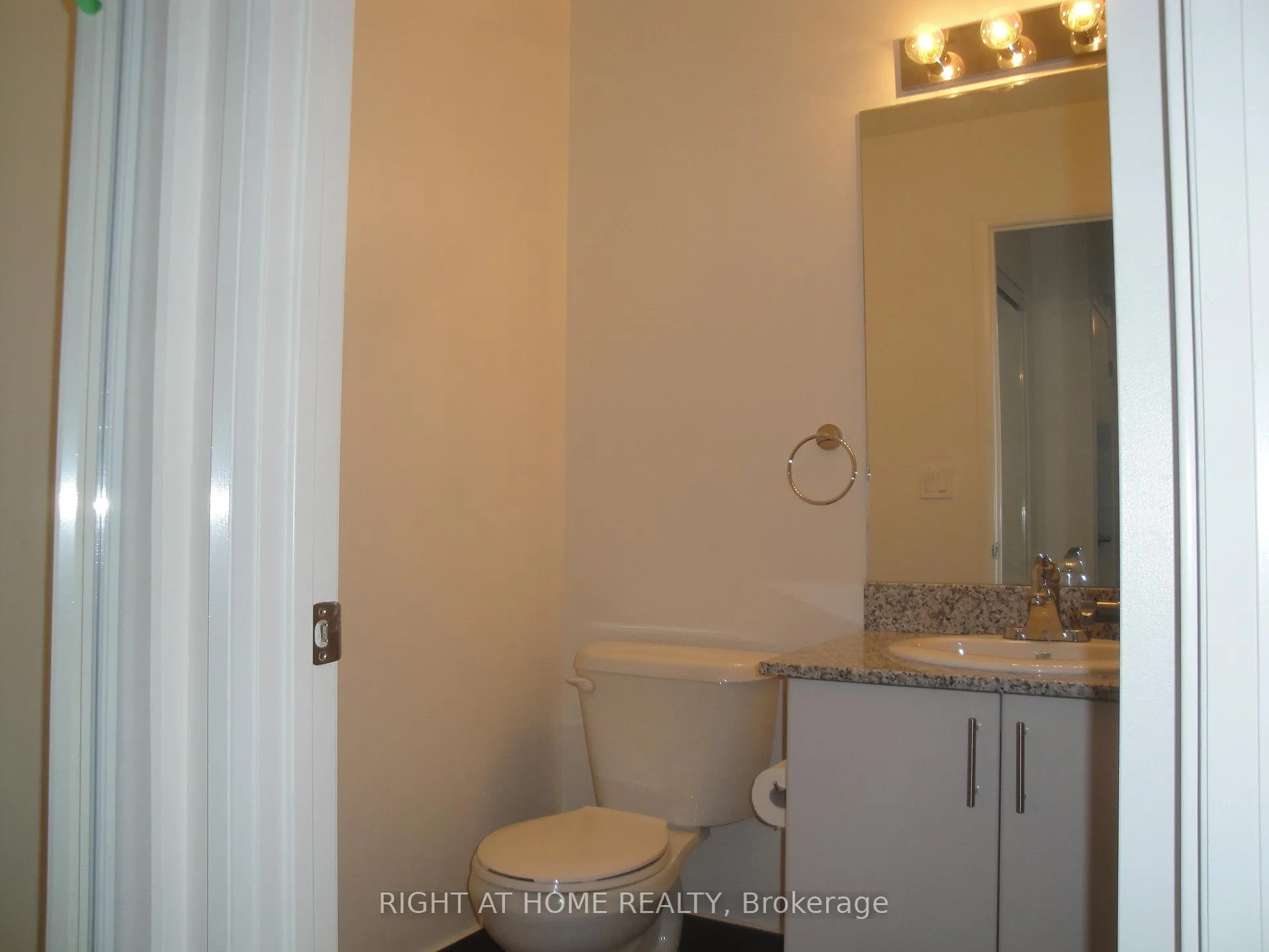 Photo 15 of Unit 3001, 2900 Highway 7 Road, Vaughan, Concord — HOMEH