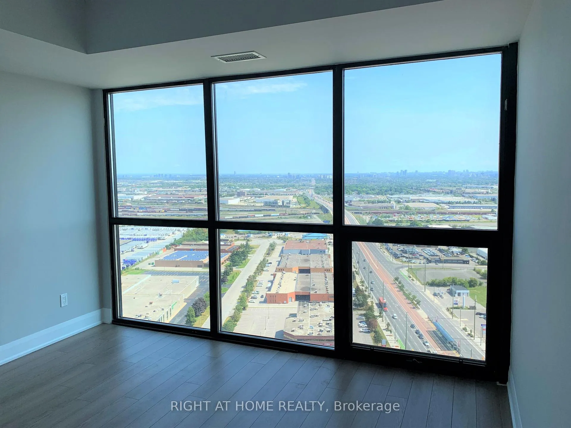 Photo 17 of Unit 3001, 2900 Highway 7 Road, Vaughan, Concord — HOMEH