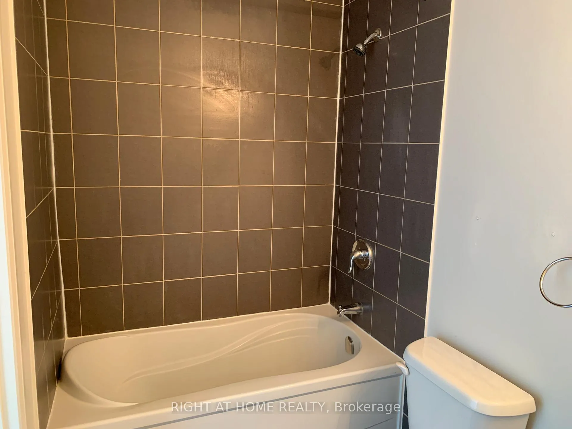 Photo 20 of Unit 3001, 2900 Highway 7 Road, Vaughan, Concord — HOMEH