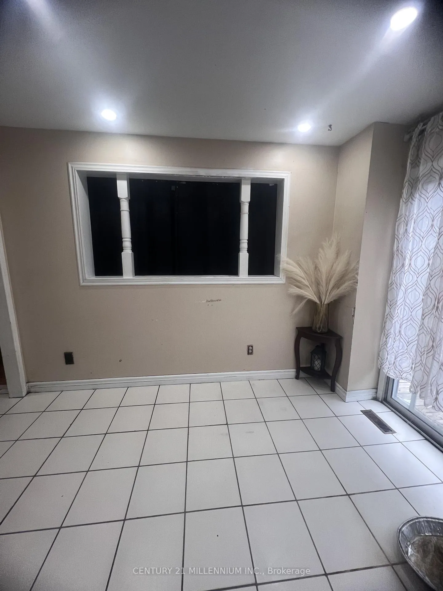 Photo 12 of 175 Vodden Street W, Brampton, Brampton West — HOMEH
