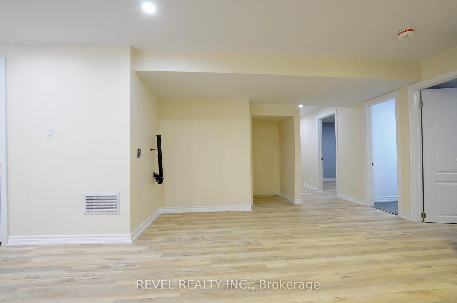 Photo 4 of Unit LOWER, 412 Olde Village Lane, Shelburne — HOMEH
