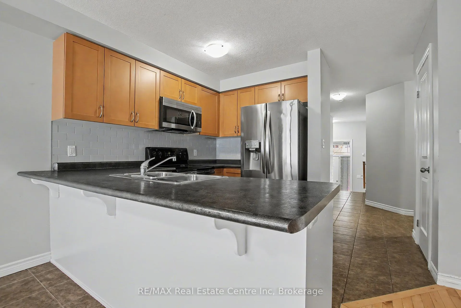 Photo 8 of 158 Kemp Crescent, Guelph, Grange Road — HOMEH