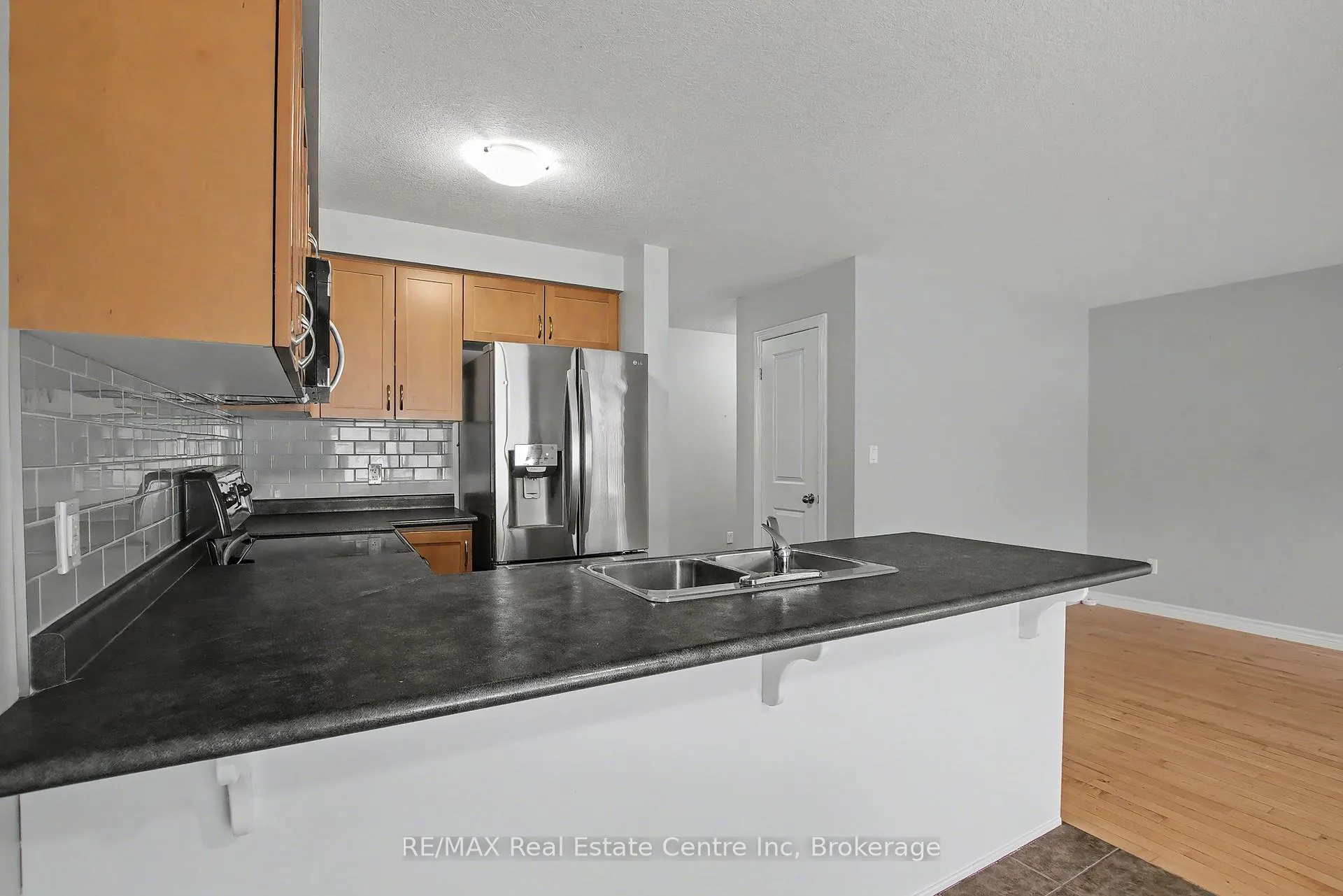 Photo 9 of 158 Kemp Crescent, Guelph, Grange Road — HOMEH