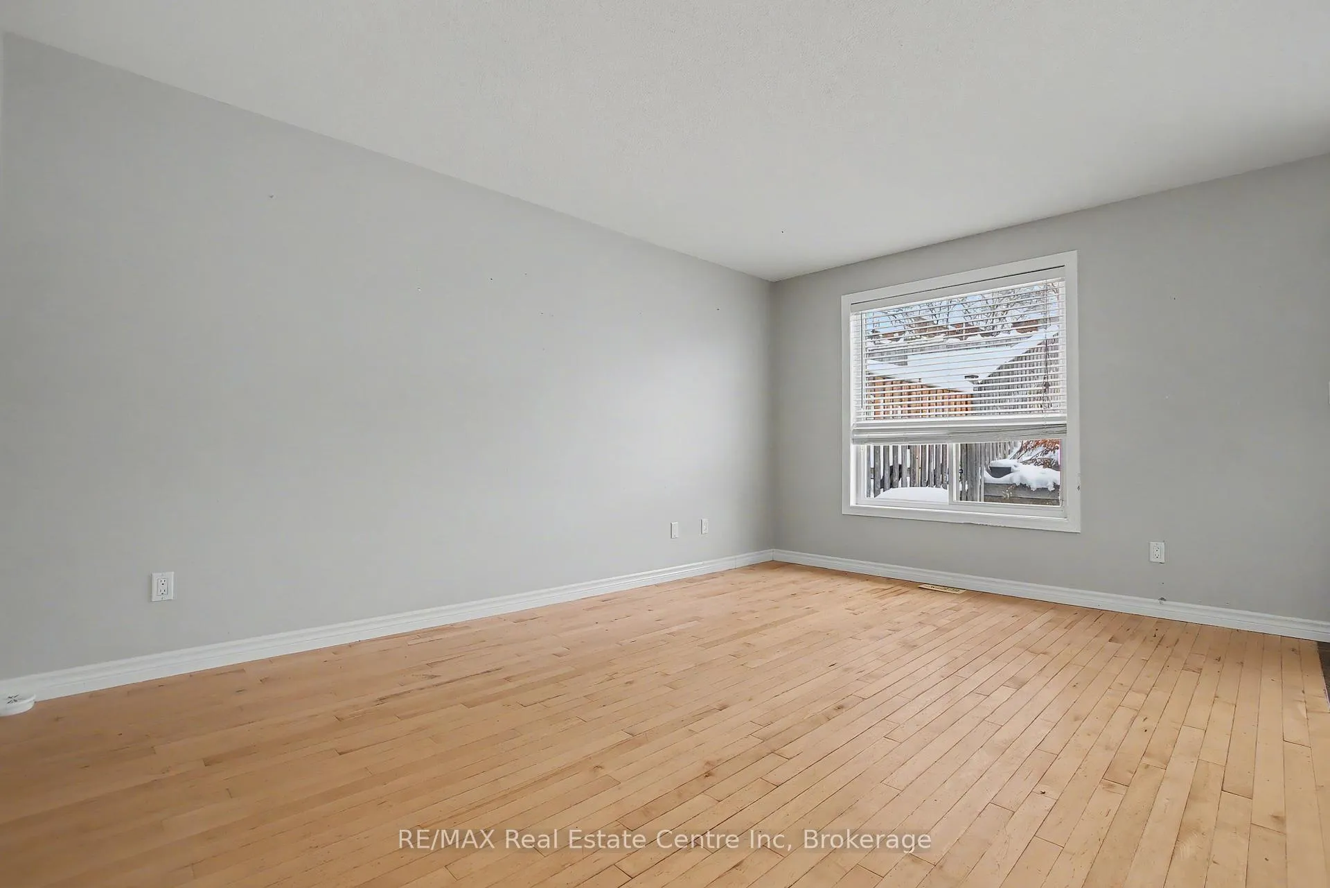 Photo 12 of 158 Kemp Crescent, Guelph, Grange Road — HOMEH