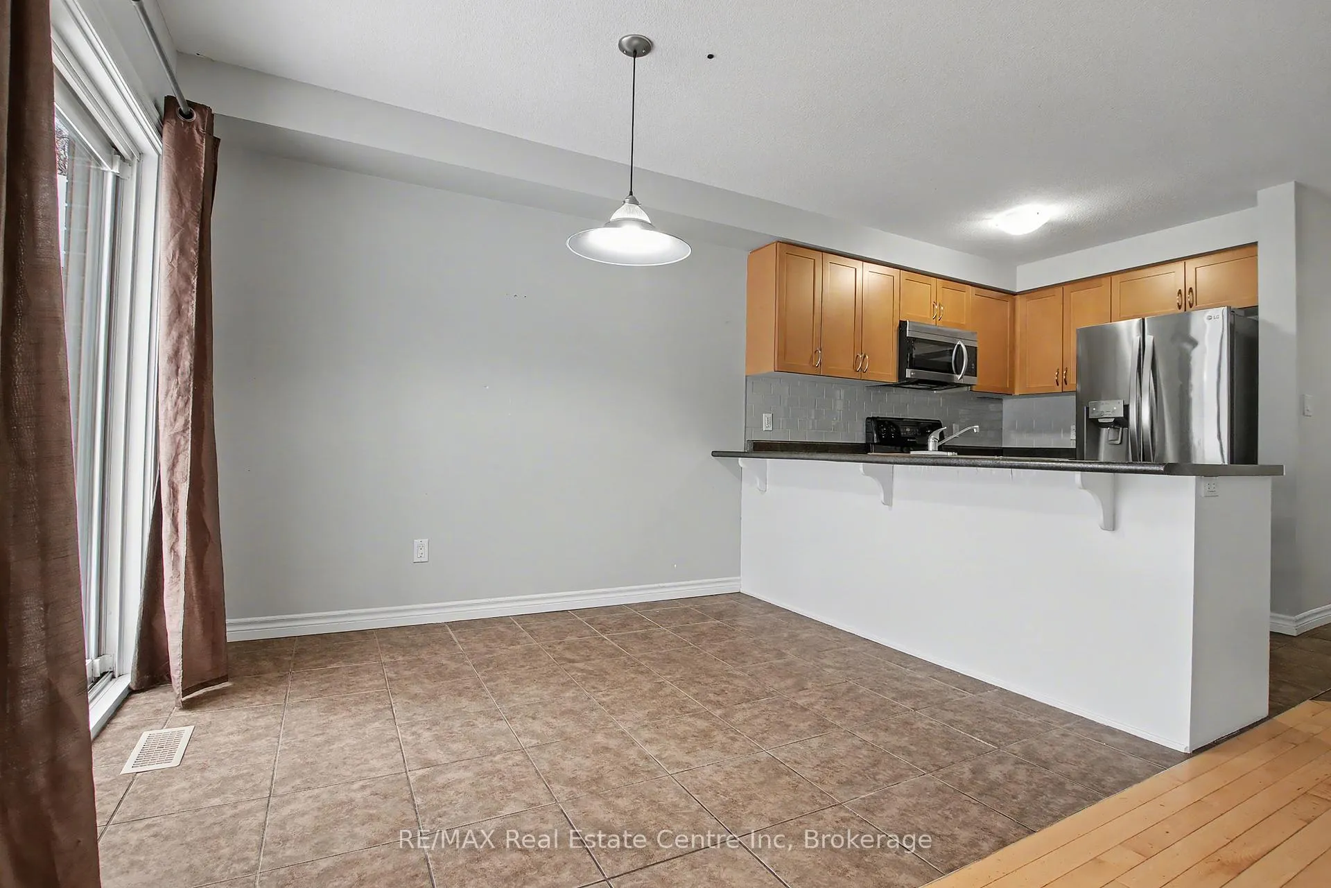 Photo 14 of 158 Kemp Crescent, Guelph, Grange Road — HOMEH