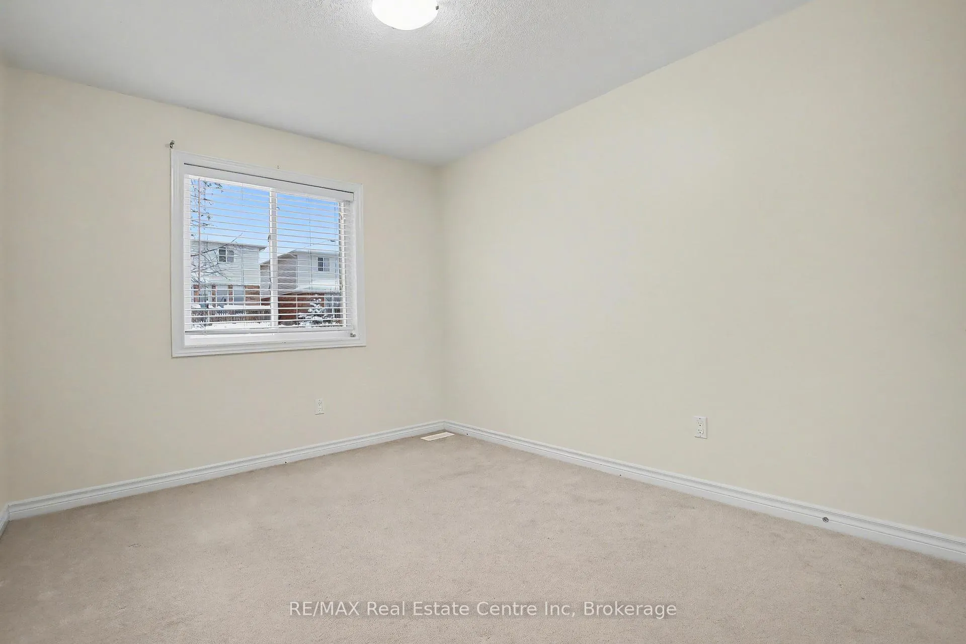 Photo 16 of 158 Kemp Crescent, Guelph, Grange Road — HOMEH