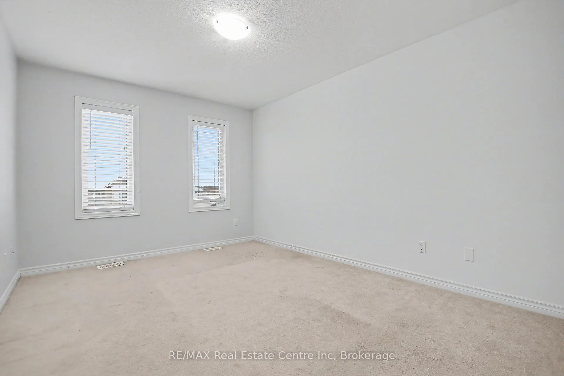 Photo 22 of 158 Kemp Crescent, Guelph, Grange Road — HOMEH