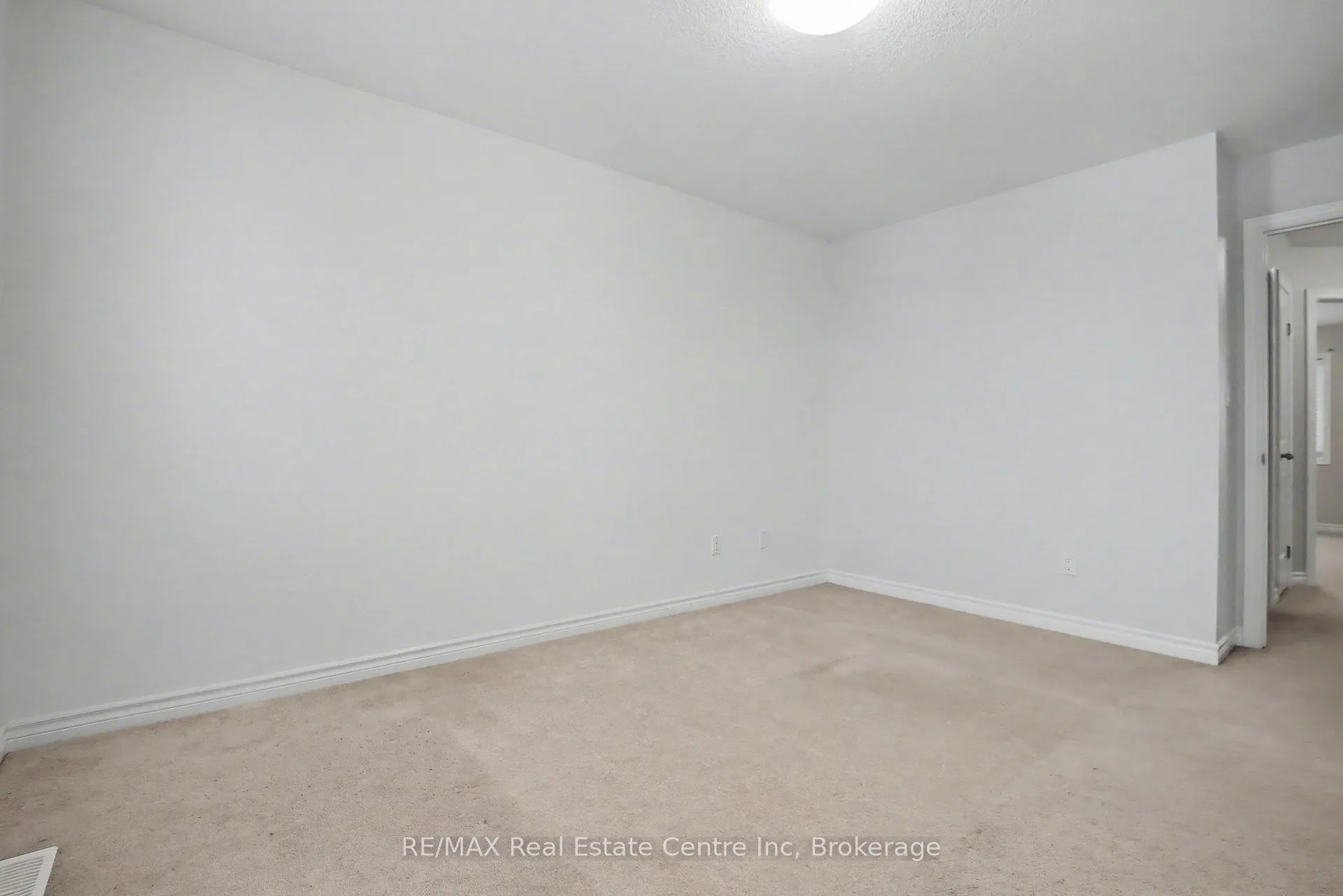Photo 24 of 158 Kemp Crescent, Guelph, Grange Road — HOMEH