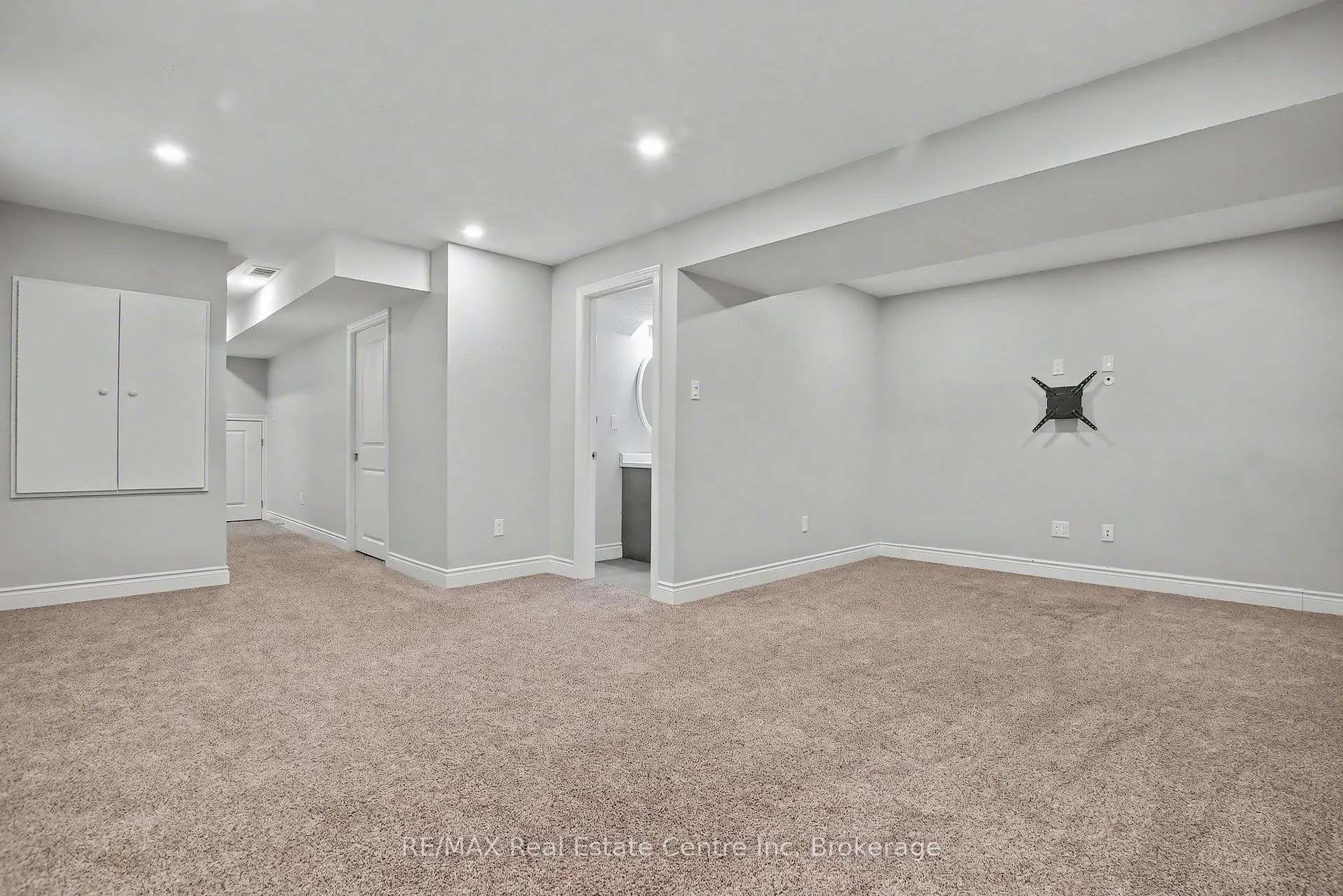 Photo 27 of 158 Kemp Crescent, Guelph, Grange Road — HOMEH