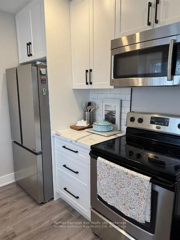 Photo 7 of 334 Rose Crescent, Midland — HOMEH