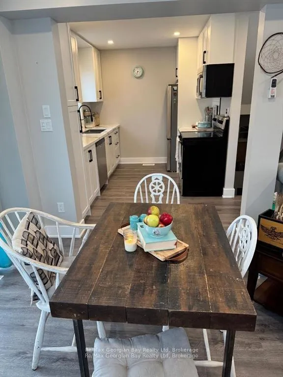 Photo 12 of 334 Rose Crescent, Midland — HOMEH